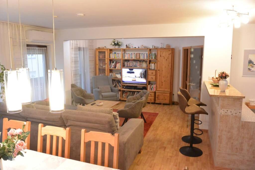 Beste Lage Im Zentrum Und Am Hofgarten 150Qm Mit Klima, 2Xbalkon, Aufzug, Familienfreundlich Bayreuth Exterior foto